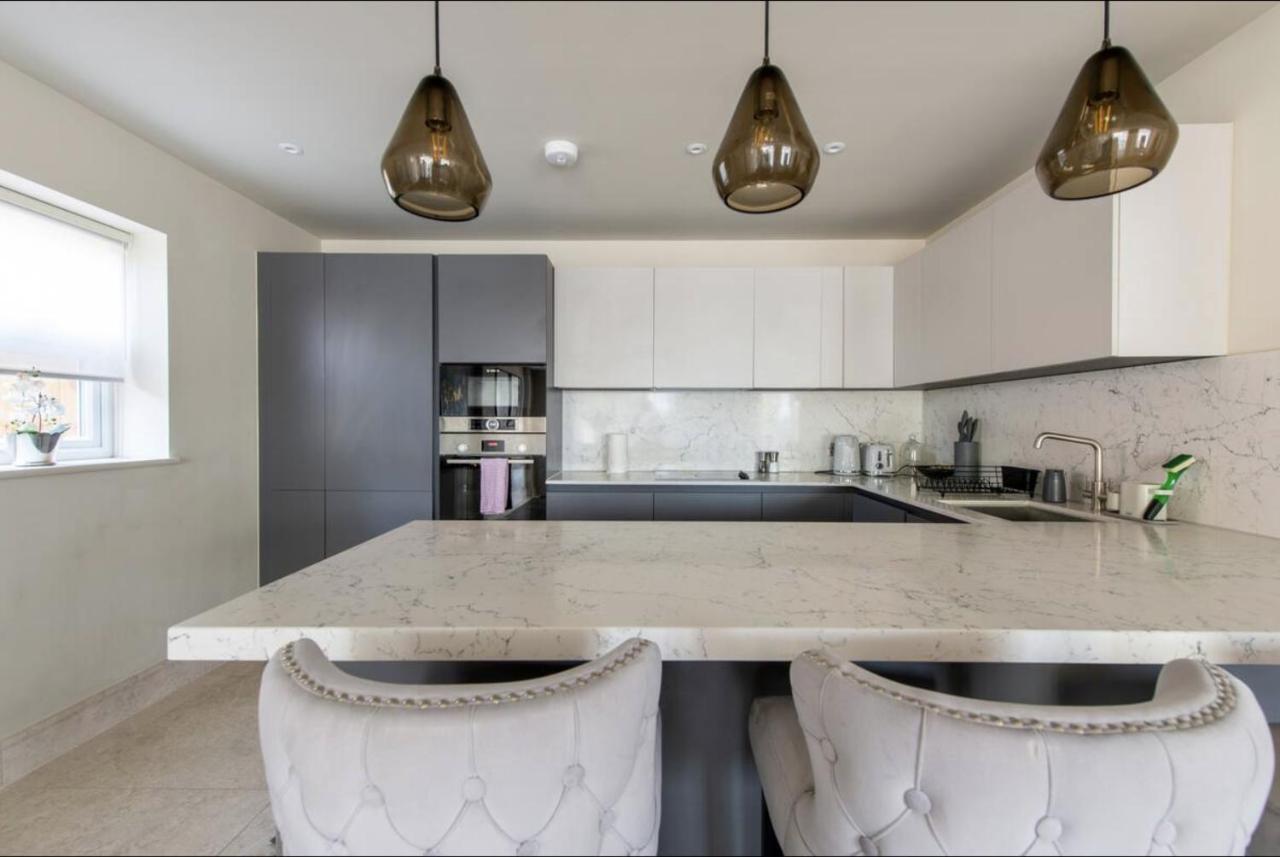 Апартаменты 2Bd, 2Ba Urban Oasis Chcl F4 Чигуэлл Экстерьер фото